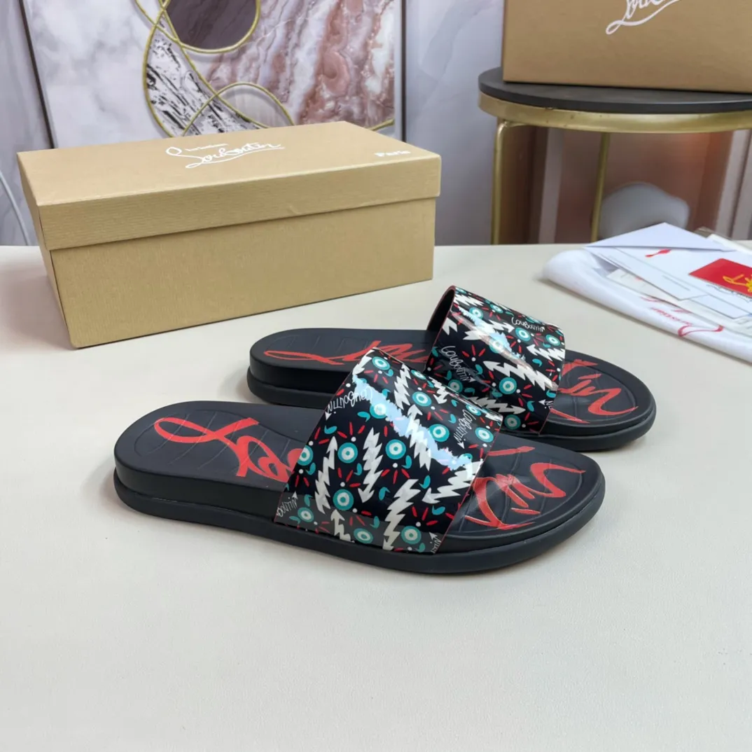 [CL red sole shoes] P: 300💰 size 38-45 Men's classic slippers, made on the official website 1:1, the original factory specializes in original materials ➖ OEM 3D printing pattern production ➖ Ultra-light non-slip outsole. Super fashionable and super comfortable, handsome on the feet, a must-have for men in summer! !